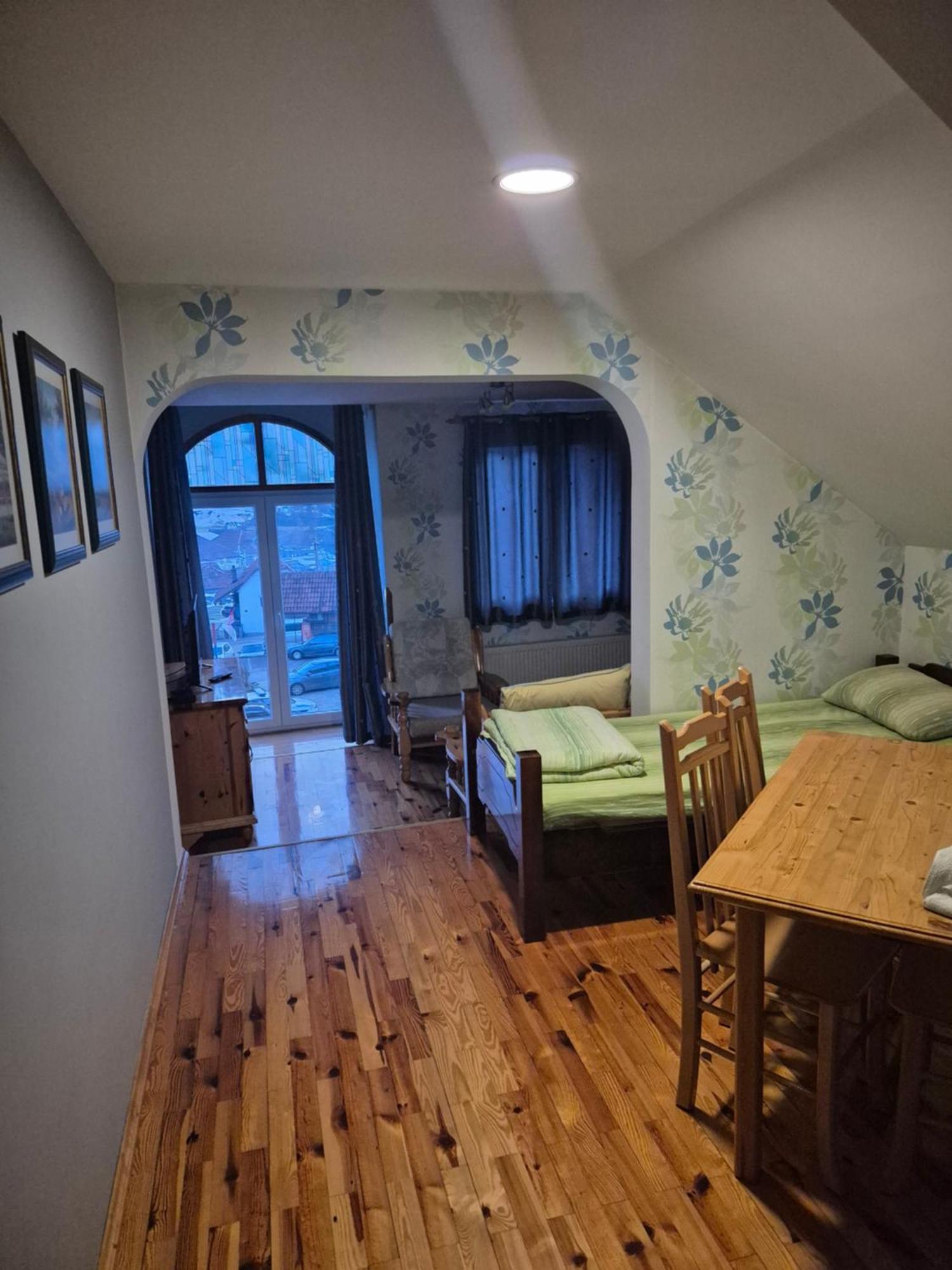 Caffe Pizzeria I Apartmani Bona Fides Nm Nova Varoš エクステリア 写真