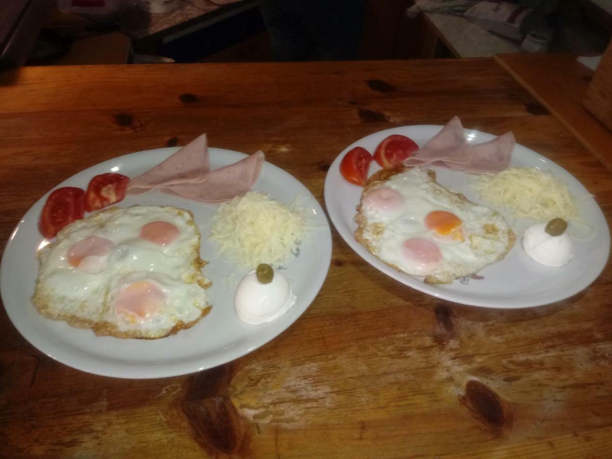 Caffe Pizzeria I Apartmani Bona Fides Nm Nova Varoš エクステリア 写真