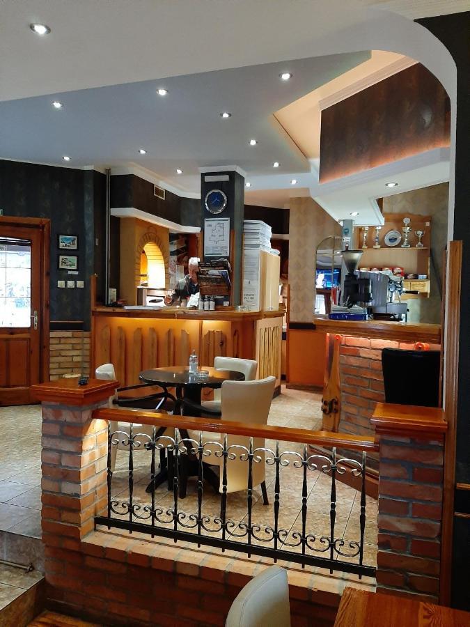 Caffe Pizzeria I Apartmani Bona Fides Nm Nova Varoš エクステリア 写真